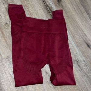 Victoria’s Secret pink active leggings.